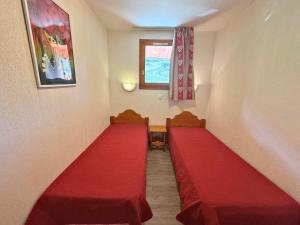 Postel nebo postele na pokoji v ubytování Appartement 2 chambres Les Menuires, 4-6 pers, vue montagne - FR-1-452-235