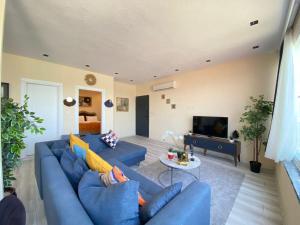 Μια τηλεόραση ή/και κέντρο ψυχαγωγίας στο Modern Studio in Quiet Bodrum Lane