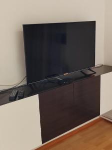 TV a/nebo společenská místnost v ubytování Ars Duo
