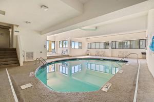 Kolam renang di atau dekat dengan Sea Pointe 507 - Oceanfront