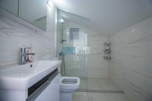 Ένα μπάνιο στο Villa jasmin +26 φωτογραφίες