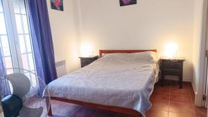 Кровать или кровати в номере Hoyo 1 Apartamento Deluxe penthouse golf con piscina
