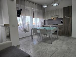 Η κουζίνα ή μικρή κουζίνα στο Civico138 +9 φωτογραφίες
