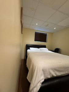 Fotografie z fotogalerie ubytování Spacious and beautiful lower Apartment v destinaci Chestermere