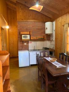 Dapur atau dapur kecil di Oré Lodge +15 gambar
