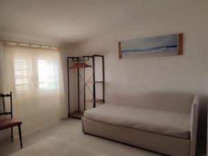 Кровать или кровати в номере Family & Friends - Room 1 - Second Floor - shared bathroom +4 фотографии