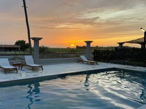 Salinas del Mar Torre 4 Apt 903内部或周边的泳池