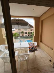 Bassein majutusasutuses Vue piscine et accès rapide à la plage või selle lähedal