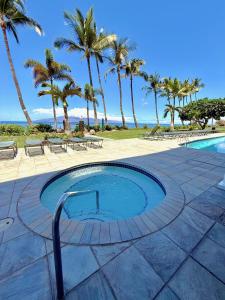 Kolam renang di atau dekat dengan Lahaina Shores Oceanfront Studio