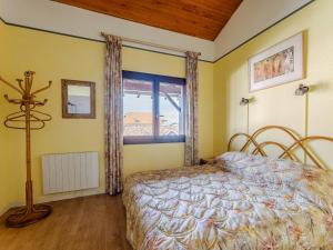 Ένα ή περισσότερα κρεβάτια σε δωμάτιο στο Maison près plage, terrasse, barbecue, Biscarrosse - FR-1-521-234