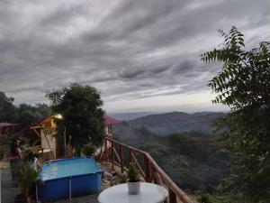 Photo de la galerie de l'établissement El Eden Glamping cabañas Girardot, à Girardot