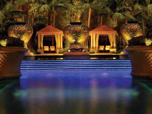 a group of vases sitting on top of a table at Wynn Macau in Macau