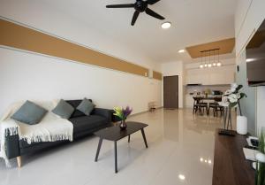 Posezení v ubytování Melacca 3 Bedroom Family Suite-5min to Jonker#14pax