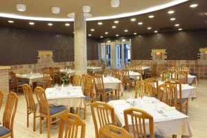 
A restaurant or other place to eat at Hotel Laterum
