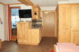 Kuchnia lub aneks kuchenny w obiekcie Hotel Schweizerhof