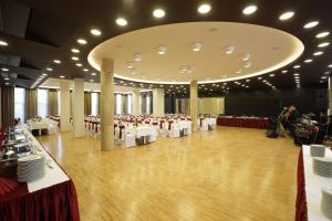 Hosté ubytování Hotel Laterum + 37 fotografií