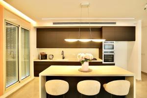 Ảnh trong thư viện ảnh của אירופה בוטיק כנרת - דירת 3 חדרי שינה עם נוף ở Tiberias +46 ảnh