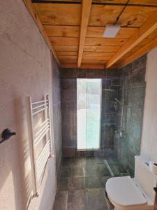 Φωτογραφία από το άλμπουμ του Korenishuli Veranda Wine Hotel 45 km from Tsageri σε Tsʼageri