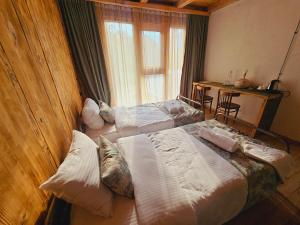 Φωτογραφία από το άλμπουμ του Korenishuli Veranda Wine Hotel 45 km from Tsageri σε Tsʼageri