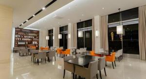 Top Cloud Hotel Iksan的休息区