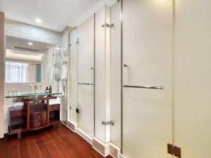 a bathroom with a shower and a sink at West Lake Hillview Int'L Hotel in Hangzhou