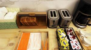 Yongin(Giheung) M7 Hotel的咖啡和沏茶工具