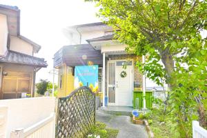 Το κτήριο όπου στεγάζεται  η παραθεριστική κατοικία