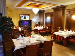 TV a/nebo společenská místnost v ubytování Hotel Austria