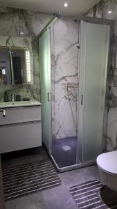 Ένα μπάνιο στο Panoramic studio