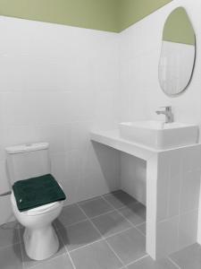 Ένα μπάνιο στο Uresidence Bengkulu