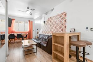 Posezení v ubytování Nomad CIEL Chambre simple avec SDB partagée - Nomad Home