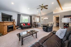 Afbeelding uit fotogalerij van Huron retreat, near beach & pet friendly in Lions Head