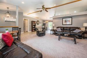 Afbeelding uit fotogalerij van Huron retreat, near beach & pet friendly in Lions Head +35 foto's