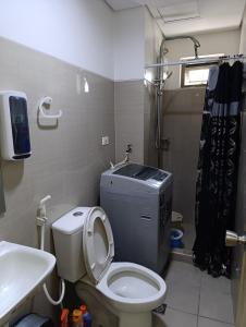 Koupelna v ubytování Condo unit on SMDC shore