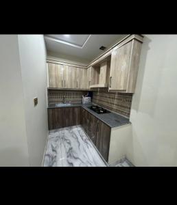 Кухня или мини-кухня в Luxury Room In Buch Villa
