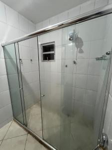 Et badeværelse på Jardim Camburi Reserve + 10 billeder