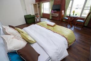 Photo de la galerie de l'établissement Maskan by Rafiqi Estates - Deluxe 2BHK & Studio Apartments, à Srinagar