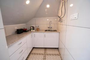 Photo de la galerie de l'établissement Maskan by Rafiqi Estates - Deluxe 2BHK & Studio Apartments, à Srinagar