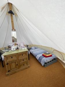 Gallery image of Cox Hill Glamping Badger in Truro +26 photos