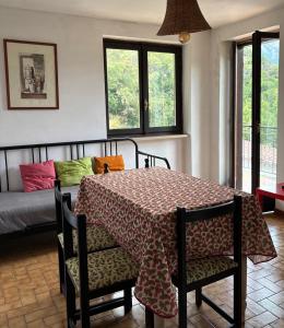 Χώρος καθιστικού στο CASA CON VISTA A GRAVERE