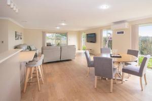 Μια τηλεόραση ή/και κέντρο ψυχαγωγίας στο Mainsail Views