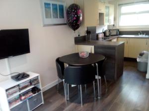 Kuchyň nebo kuchyňský kout v ubytování Cosy Cornish Family Getaway + 4 fotografie