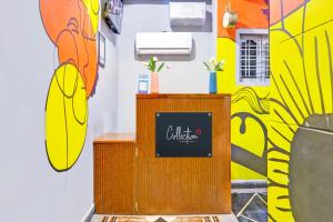 Večerní zábavní program pro hosty v ubytování Collection O De Alphabet Hotel UMCC