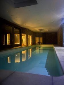 Kolam renang di atau dekat dengan MG Suites & Infinity