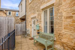 Balkón nebo terasa v ubytování Beautiful Honeycomb Cottage in heart of Cotswolds + 11 fotografií