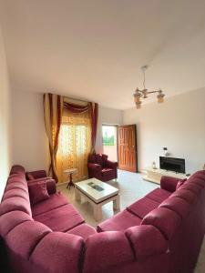 Et opholdsområde på Villa Joli - 120sqm - 3 Bedroom - 2 Baths House with Yard & Parking in Central Vlore