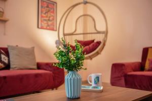 Atpūtas zona naktsmītnē The 2BDR Compelling Condo 5 min to CAI Airport