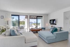 Χώρος καθιστικού στο Secluded Paradise in Ibiza City, 1038