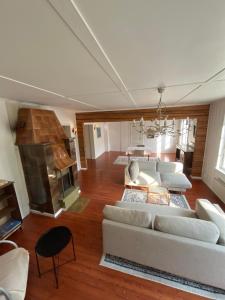 O zonă de relaxare la 3-Bedroom Apartment
