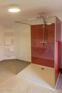 Ένα μπάνιο στο Ferienhaus Rote Sau